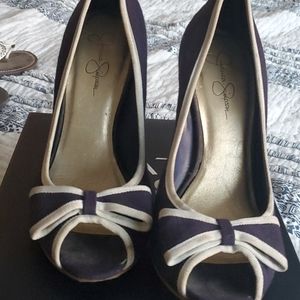 Jessica Simpson heela size 9.5 navy and white